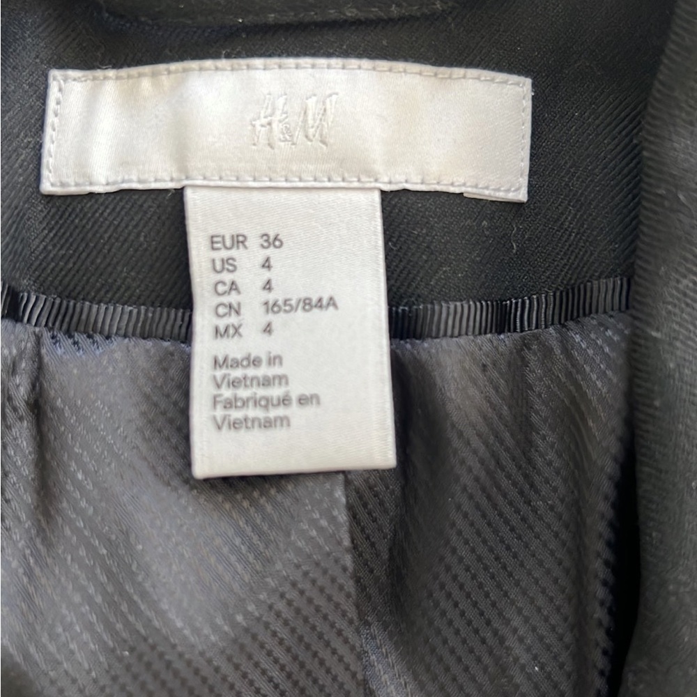 H&M Women’s Fitted Blazer